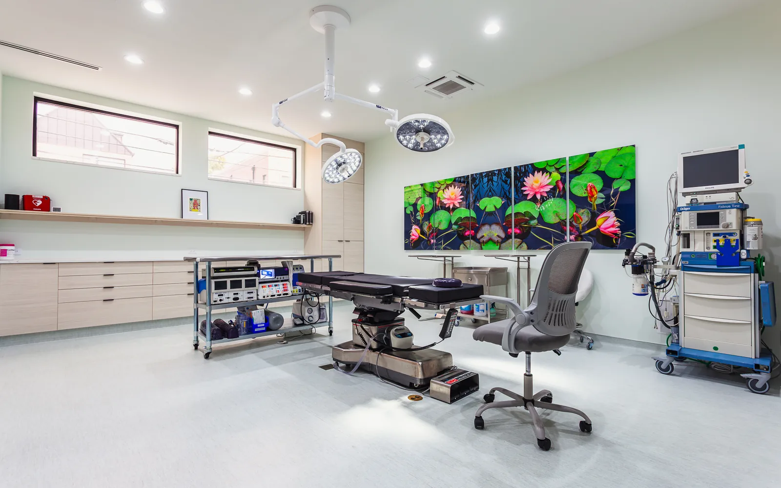 Rosett Plastic Surgery state-of-the-art operating room
